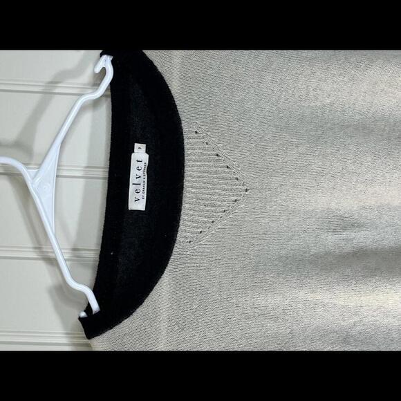 Velvet by Graham & Spencer Colorblock Sweater Gray/Cream Size Petite/Small - Picture 2 of 5